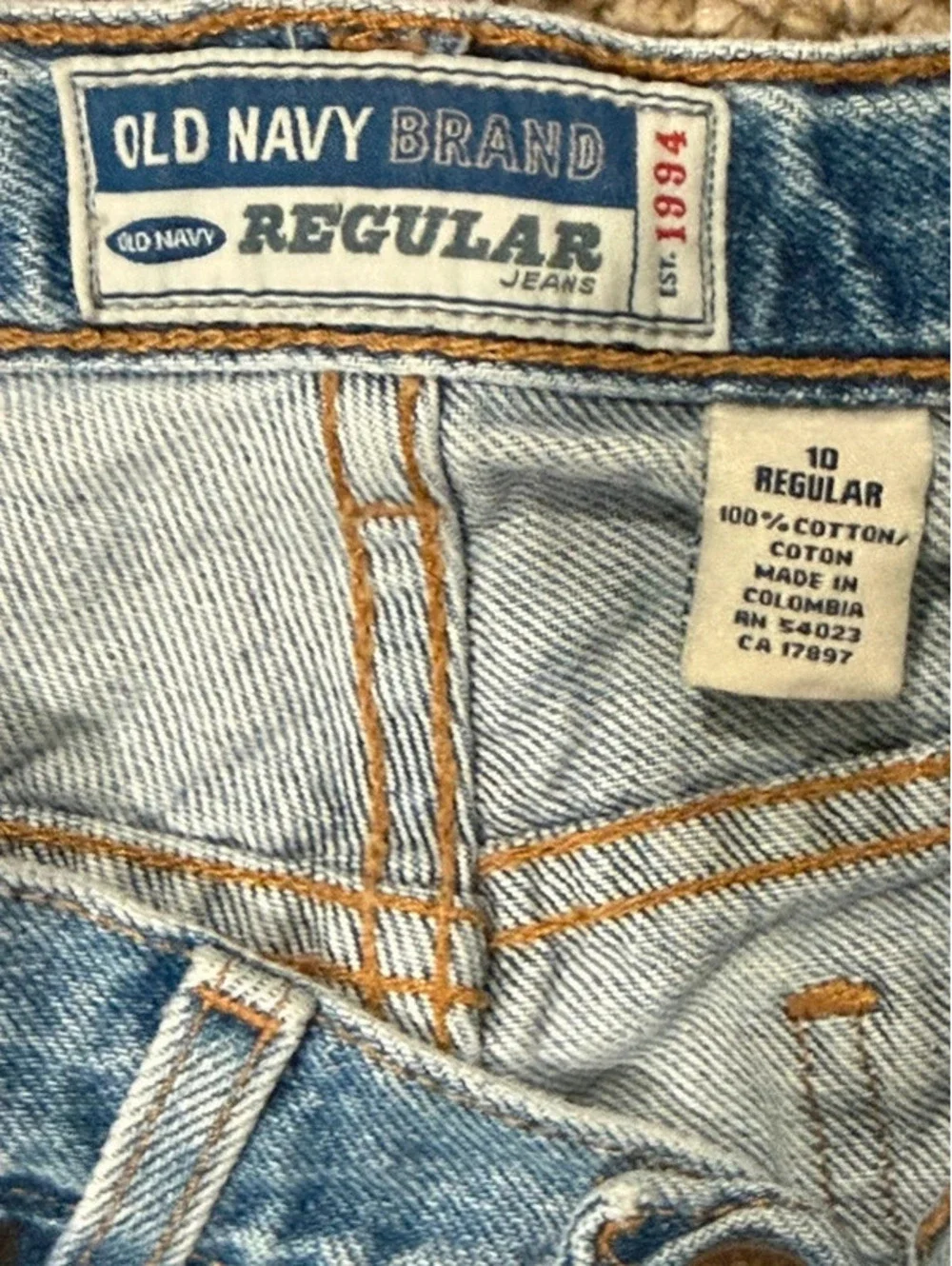 old navy kids light wash straight jeans size 10